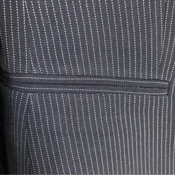 Tahari Black Pinstripe Blazer 14 Padded Shoulders Faux Pockets - Picture 6 of 8